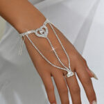 Rhinestone Butterfly Bracelet: Luxurious French-Inspired Integrated Ring-Bracelet