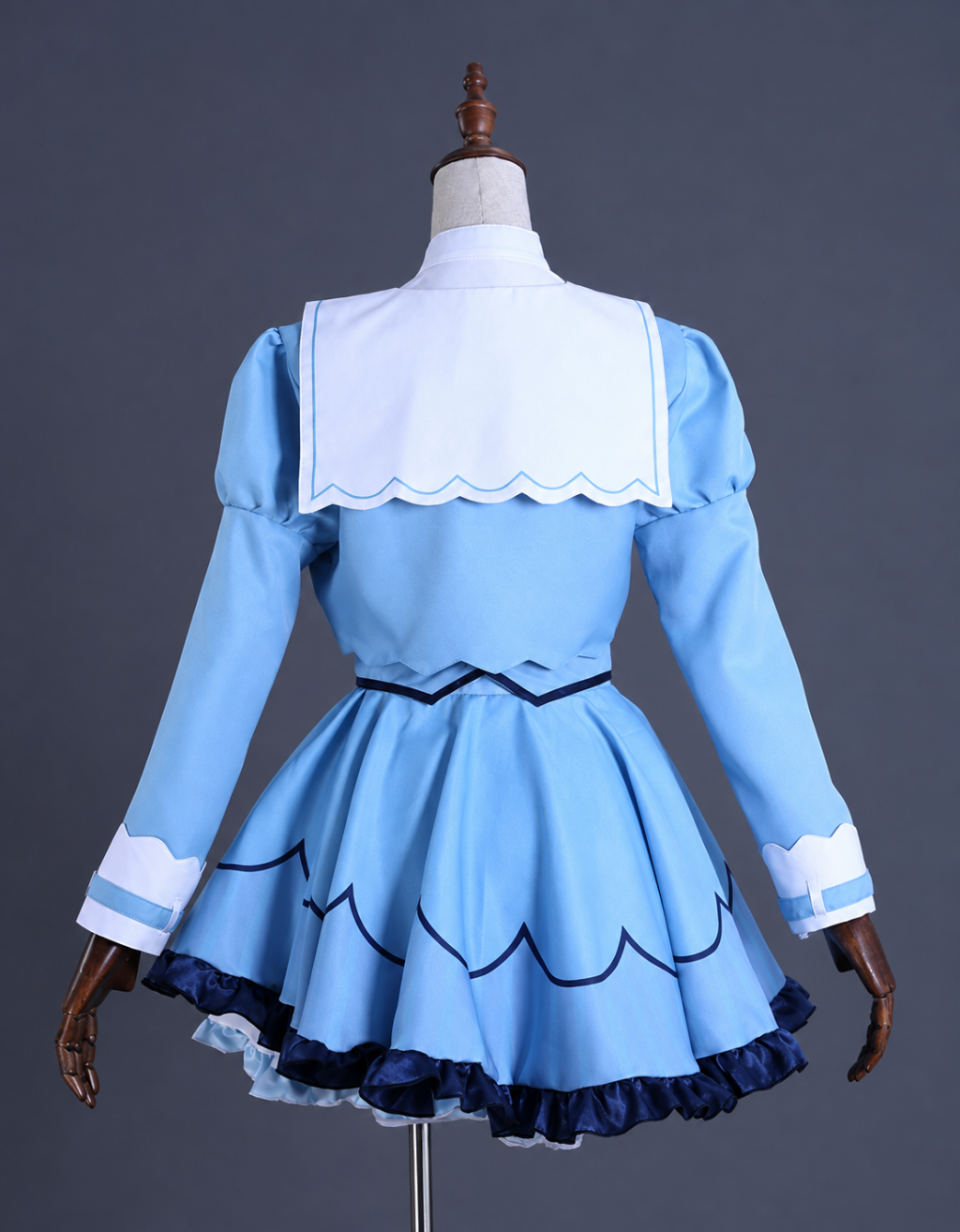 Back of Amamiya Kokoro costume showing white sailor collar