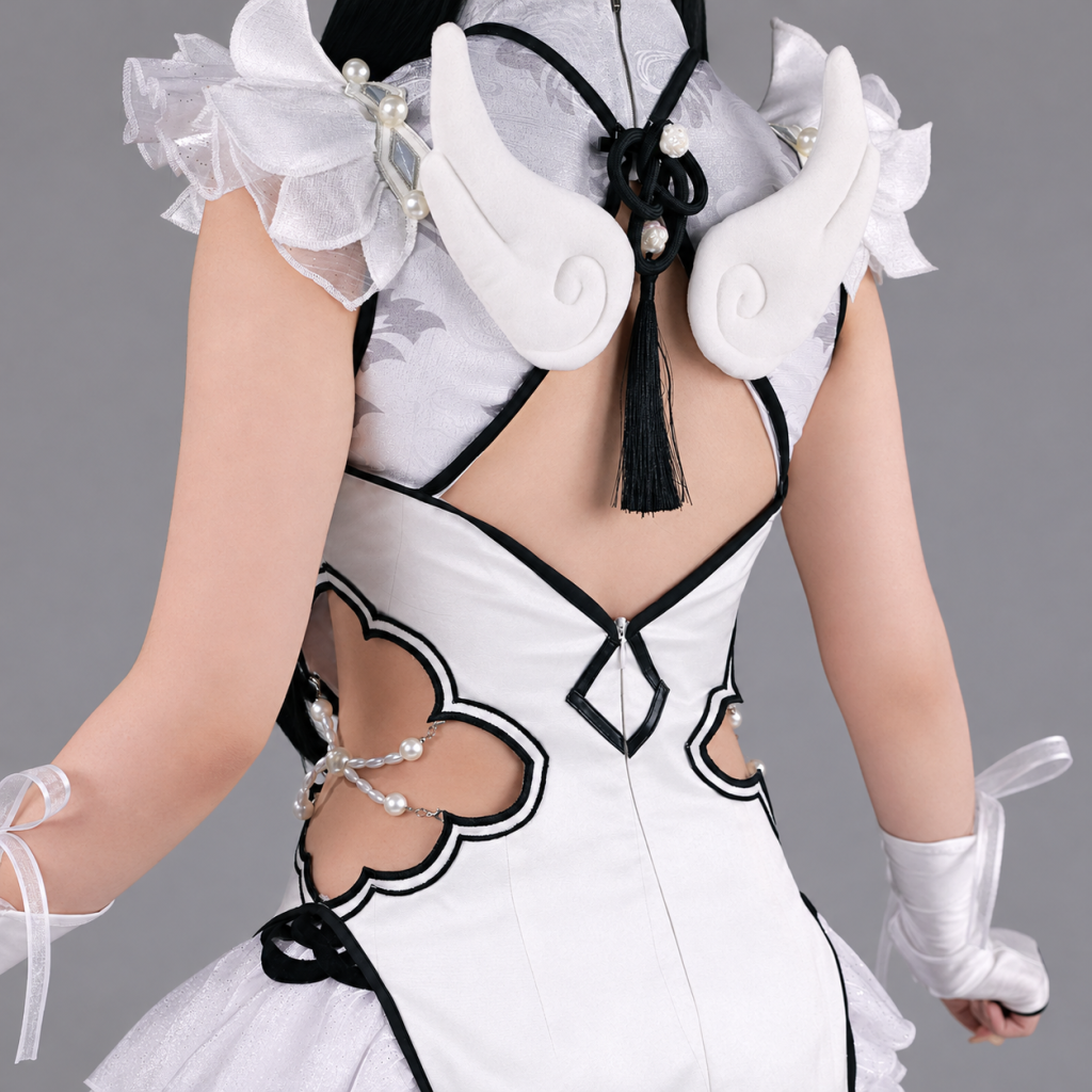 Rear zipper and white wing ornaments on Yin Ziping costume