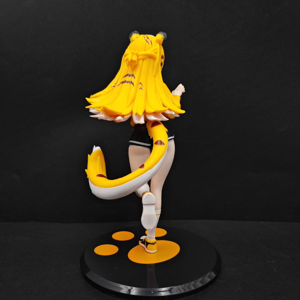 Rear three-quarter Ju Fufu figure with tiger-striped hair and curling tail