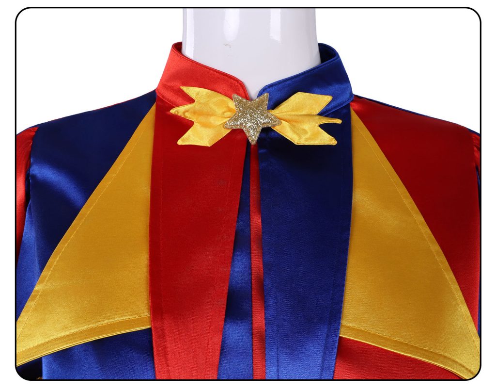 Yellow bow and star detail at the red and blue jester collar