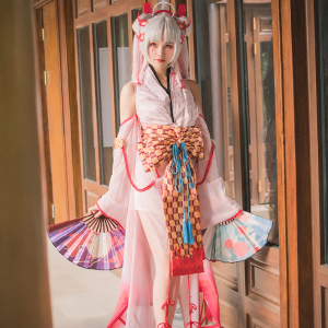 Shiranui pale pink cosplay outfit with checker-pattern bow and red-trimmed sleeves