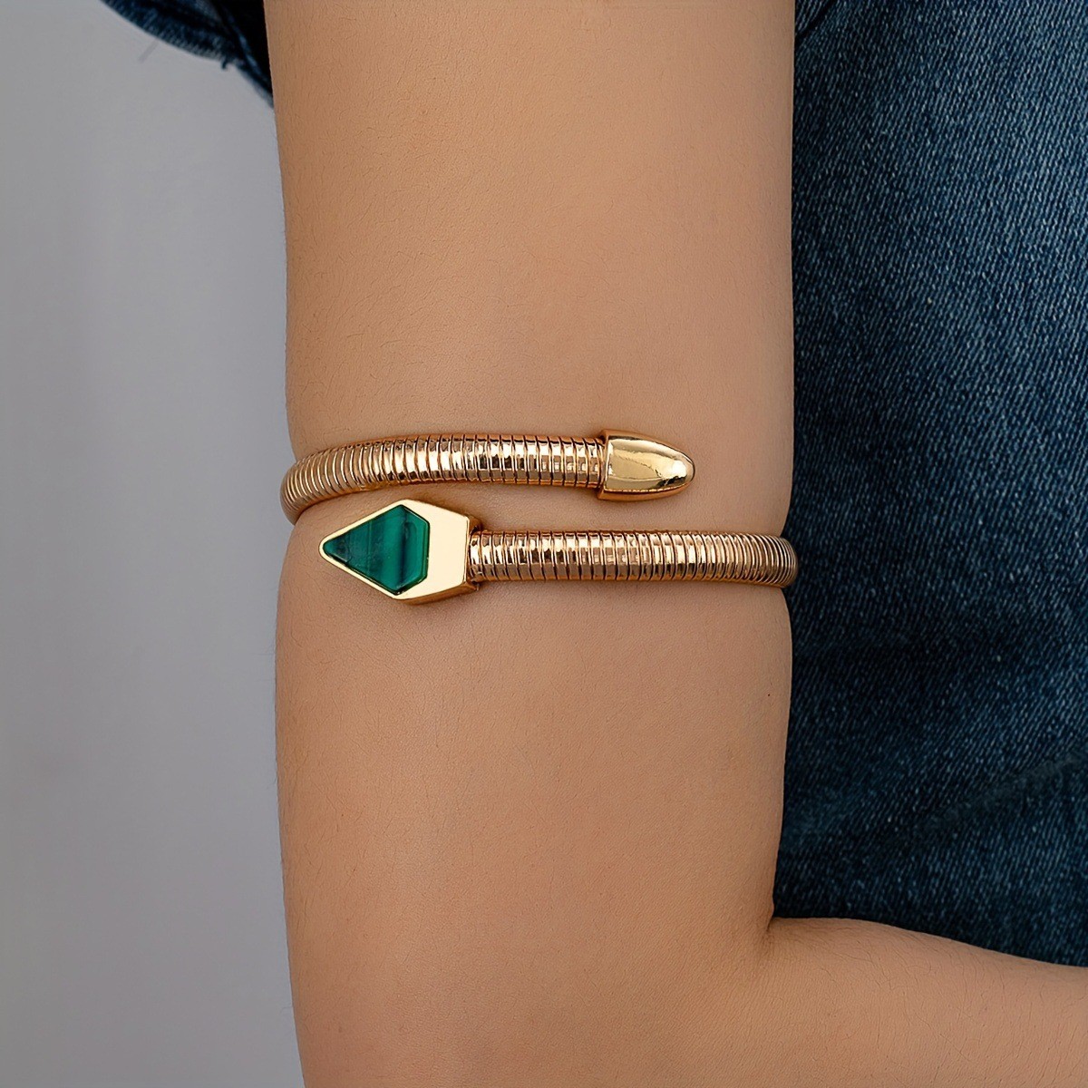 Colored Geometric Snake-Chain Arm Cuff — Green / gold-colored