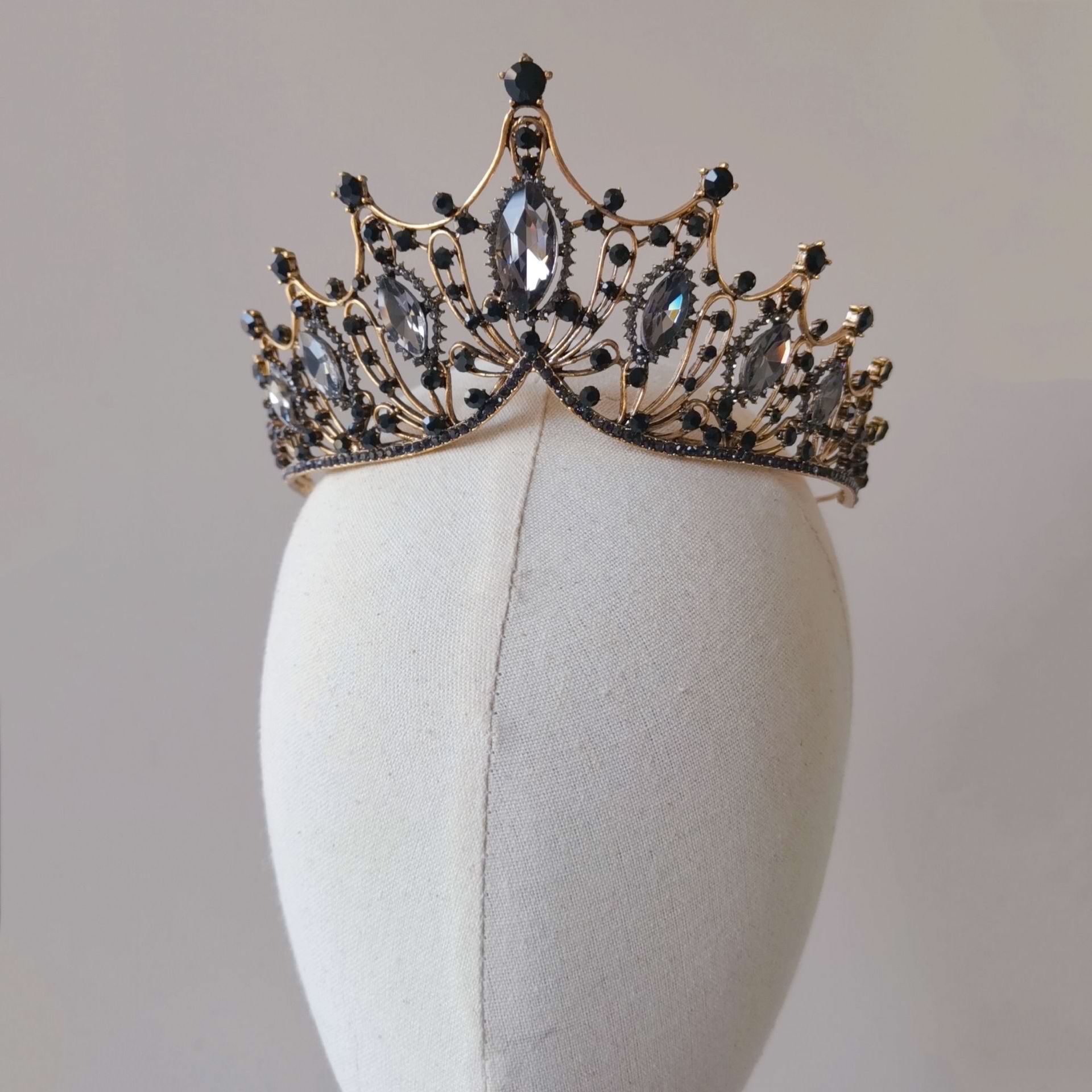 Dark Queen Pointed Crown — Crown only
