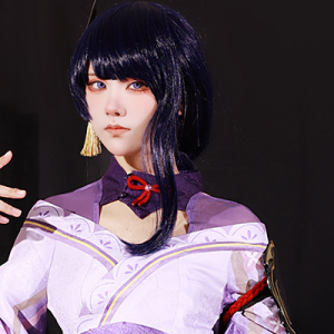 Dark violet Raiden Shogun cosplay wig worn with side lock