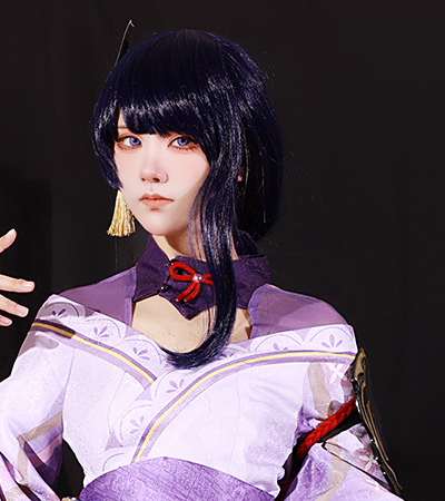 Dark violet Raiden Shogun cosplay wig worn with side lock